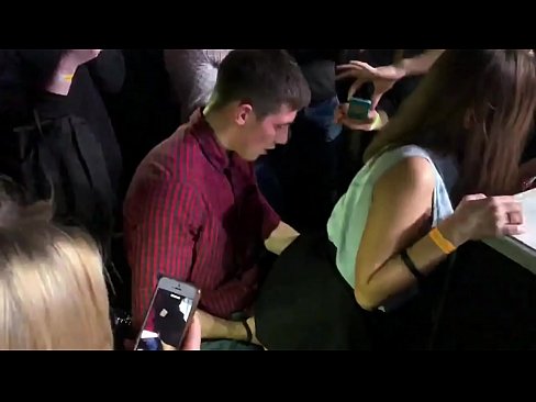 ❤️ Tunay na sex sa isang Russian nightclub. Ang 18-taong-gulang na batang babae na Ruso sa anus at puki ay nakipagkamay sa isang nightclub ☑ Anal video sa tl.eggporncomics.ru ❌️❤